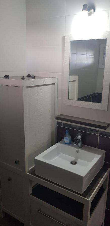 Studio Moderne Climatise Avec Jardin, Plage A Pied Le Diamant Luaran gambar